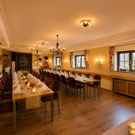 Mohnhotel - Bergwirt Schrammel Zwettl