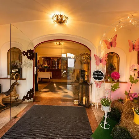 Mohnhotel - Bergwirt Schrammel Zwettl