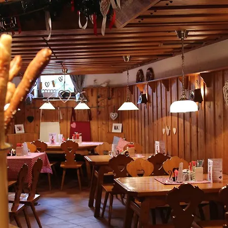 Mohnhotel - Bergwirt Schrammel Zwettl